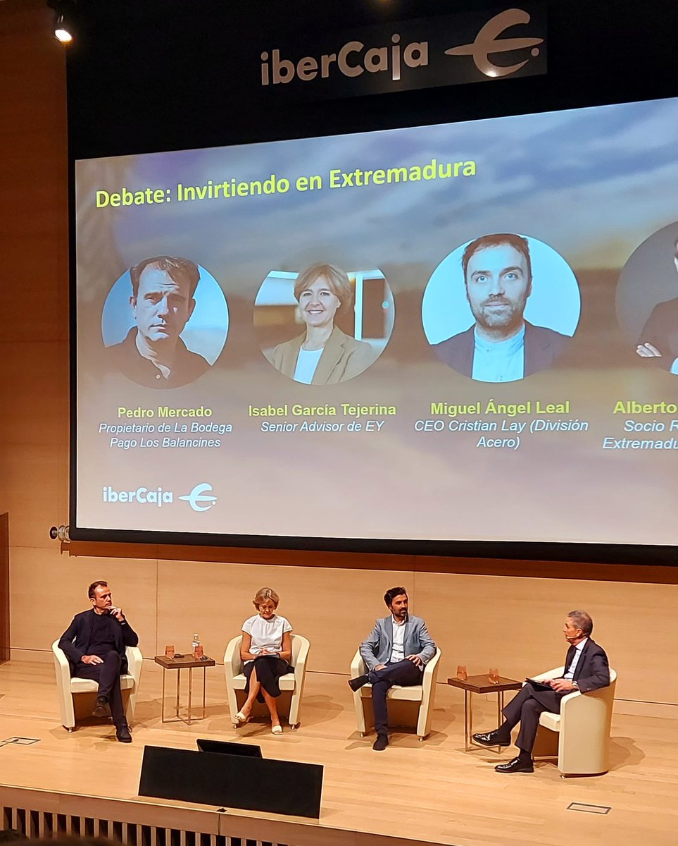 Me invitaron a ser parte de una mesa redonda de empresarios, organizada por <a href="/EYnews/">EY</a> e <a href="/ibercaja/">Ibercaja</a> en la que hablamos sobre el prometedor futuro de #Extremadura y aporté mi punto de vista desde la experiencia de estos 20 años contando las maravillas de nuestra región por el mundo.