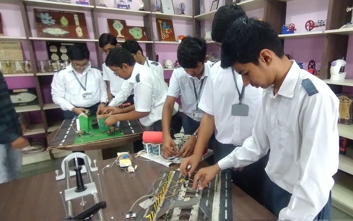 IPLab_Rajkot's tweet photo. From working models to creative #science projects, #students of Shri G.T. Sheth Vidyalay, #Rajkot are nurturing their #scientific #brilliance in #ATL_Lab developed by @InfoGujcost
@IPLab_Rajkot session enlightened them on how their #ideas can be protected #intellectual #assets. https://t.co/9ha4htVuxa