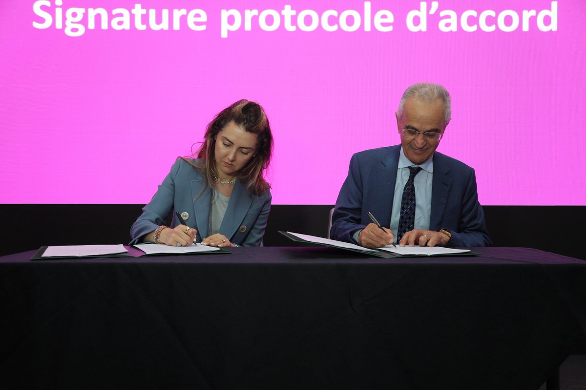 inwi's tweet photo. Moment fort de la première édition de la Caravane de la Fibre Optique by inwi : La signature d’une #convention stratégique entre #inwi, représenté par son Président Directeur Général, Monsieur Azzdine Montassir Billah, et le Groupe #Addoha, représenté par sa Vice-Présidente, Madame Kenza Sefrioui.
Cette collaboration marque une étape clé pour l’intégration de la #fibre_optique dès la conception des projets immobiliers, renforçant ainsi l’accès au haut débit et la connectivité durable dans les futurs logements.
#FibreOptique #Inwi #Addoha #Digitalisation #SmartCity #Innovation