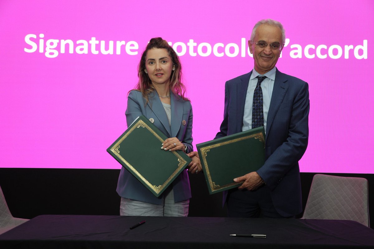 inwi's tweet photo. Moment fort de la première édition de la Caravane de la Fibre Optique by inwi : La signature d’une #convention stratégique entre #inwi, représenté par son Président Directeur Général, Monsieur Azzdine Montassir Billah, et le Groupe #Addoha, représenté par sa Vice-Présidente, Madame Kenza Sefrioui.
Cette collaboration marque une étape clé pour l’intégration de la #fibre_optique dès la conception des projets immobiliers, renforçant ainsi l’accès au haut débit et la connectivité durable dans les futurs logements.
#FibreOptique #Inwi #Addoha #Digitalisation #SmartCity #Innovation