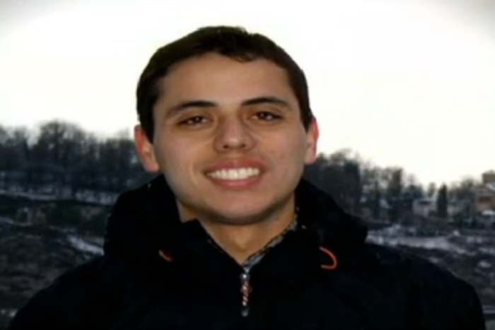 Metropoles's tweet photo. ➡️ Caso Juliana Marins: web relembra morte de brasiliense em vulcão

Em março de 2012, Felipe Santos escorregou e caiu em uma cratera ao tentar escalar o vulcão Villarica, no Chile

Leia na coluna de @mirelle_ap: https://t.co/6hJMlNLo10 https://t.co/nboltpSsdo