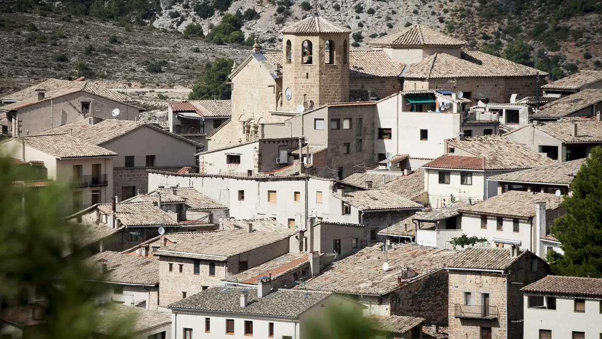Sergio Nasarre Aznar (@snasarrea) on Twitter photo Sobre la vivienda rural en el podcast "Mundo Rural en Positivo", con Rakel Sanes e Isabel Sánchez Tejado. Ha sido un verdadero placer.
Les dejo el programa completo. <a href="/housingchairurv/">Cátedra UNESCO de Vivienda</a> <a href="/cienciaURV/">ComCiència URV</a>
sergionasarre.eu/2025/06/25/pod… Sobre la vivienda rural en el podcast "Mundo Rural en Positivo", con Rakel Sanes e Isabel Sánchez Tejado. Ha sido un verdadero placer.
Les dejo el programa completo. <a href="/housingchairurv/">Cátedra UNESCO de Vivienda</a> <a href="/cienciaURV/">ComCiència URV</a>
sergionasarre.eu/2025/06/25/pod…