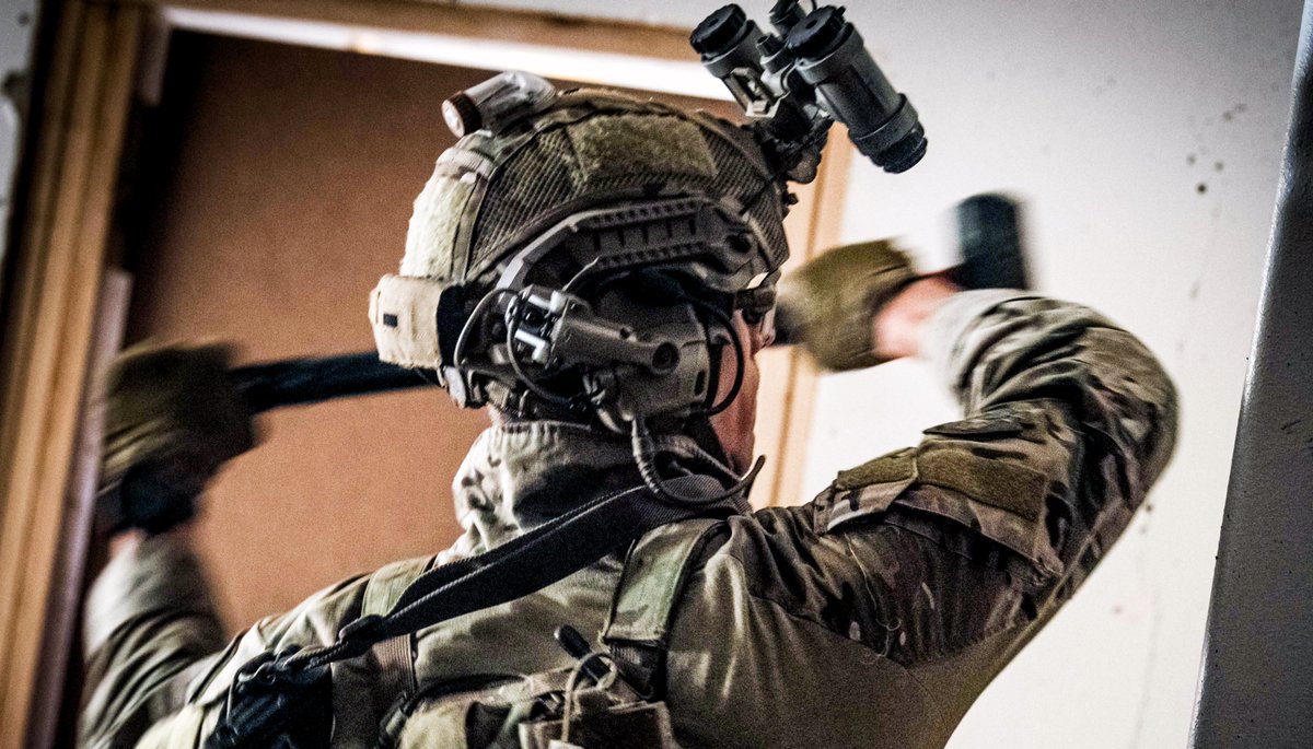 army_SM_armee's tweet image. Some say the Canadian Special Operations Regiment takes the best people from the Army. The truth is that the relationship is a win-win. You can learn much more about CSOR on the latest CA Podcast.
open.spotify.com/episode/76eQz2…