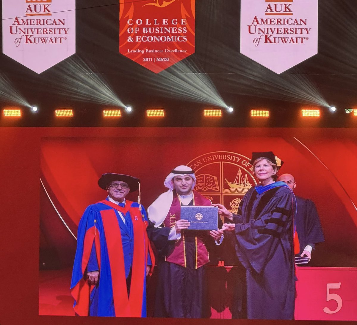 الحمدلله الذي تتم بحمده الصالحات