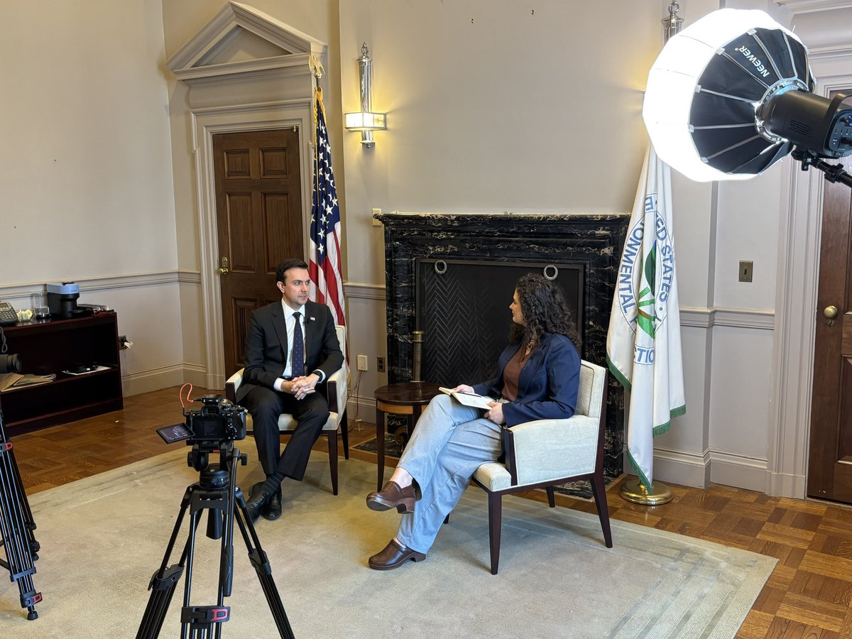 epa_fotouhi's tweet image. 📸 Behind the scenes with @DailyCaller’s @AudreyLStreb discussing my new role as Deputy Administrator & how EPA is Powering the Great American Comeback. Stay tuned for the interview.