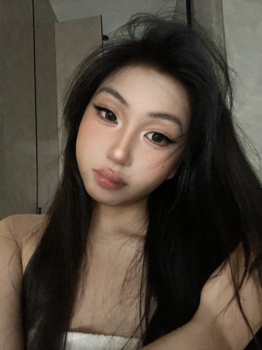 lover girl https://t.co/2WqDbMhdJm
