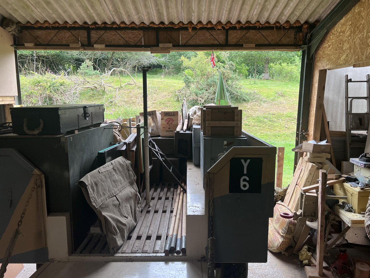 Getting ready for the Powderham Classic car show #LRDG #WW2 #livinghistory #Fordv8 #CMP