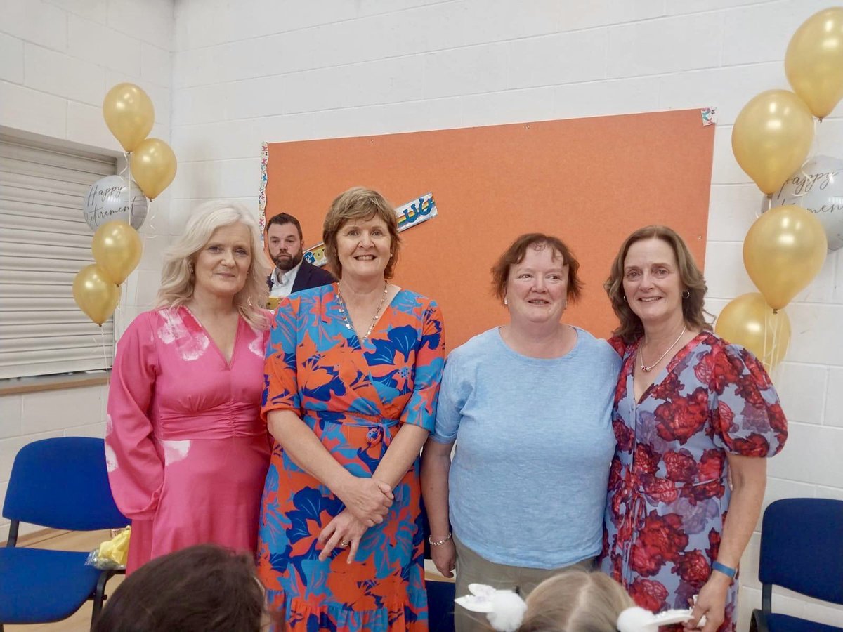 Today we were saying a fond farewell to 3 of our teaching staff –
Mrs. Anne Murphy, Mrs. Úna Meehan, Mrs. Margaret O’Shea. 
👋🥲👋
 
Between them
they have been teaching a century. 
 We wish them a very Happy Retirement.

Check out all the photos HERE. 
kanturkns.com/retirements-20…