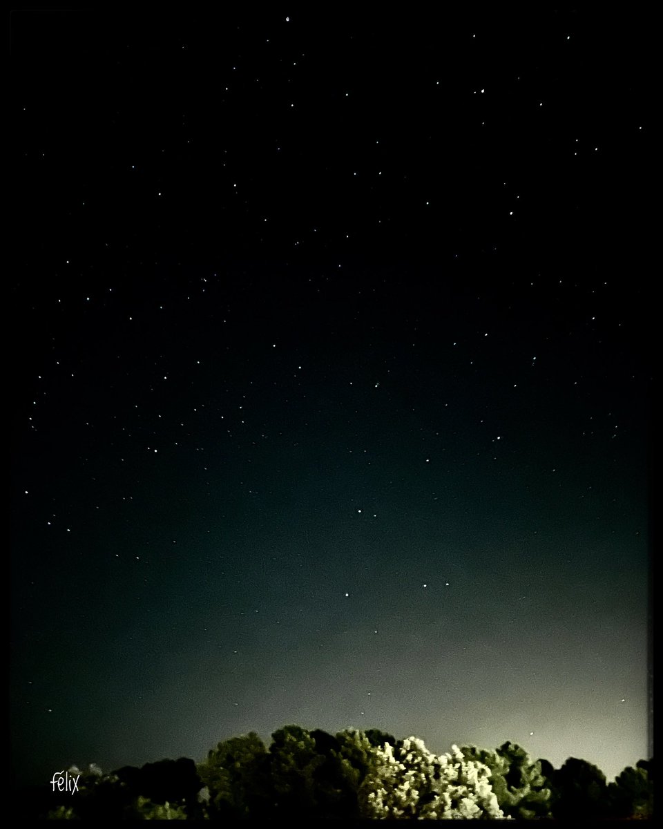 Muy buenas noches a todos, ¿qué tal estáis?, deseo que mejor que yo porque más o menos sigo igual, por desgracia la cosa parece q no mejora y cada día se va encontrando uno un poco más torpe. Ya hacía tiempo q no no pasaba por aquí a estas horas.
Aún es muy temprano, descansad 😊