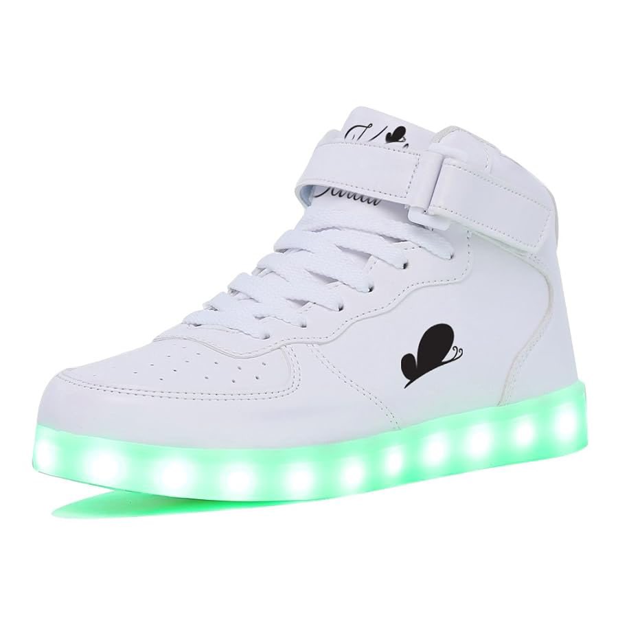 livspoiler's tweet photo. eres old o estabas cuando karol tenía los girasoles en su bio, vendía sus zapatillas de luces, hacía el hackedbyks o iba a todos lados con enfermito? https://t.co/neIMylaeOV