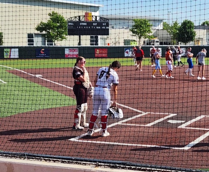 Had a great time with the <a href="/Gorilla_SFB/">Pitt State Softball 🥎</a> coaches and players at the Pitt State prospect camp.