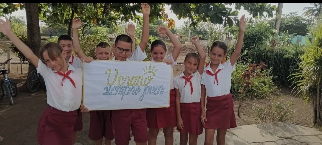 #PorLasTunasLaVictoria 
#JesúsMenéndez
#JuntosXCuba
Ya los pioneros Chaparreros andamos Modo #VeranoSiempreJoven a disfrutar de estas merecidas vacaciones con Responsabilidad
