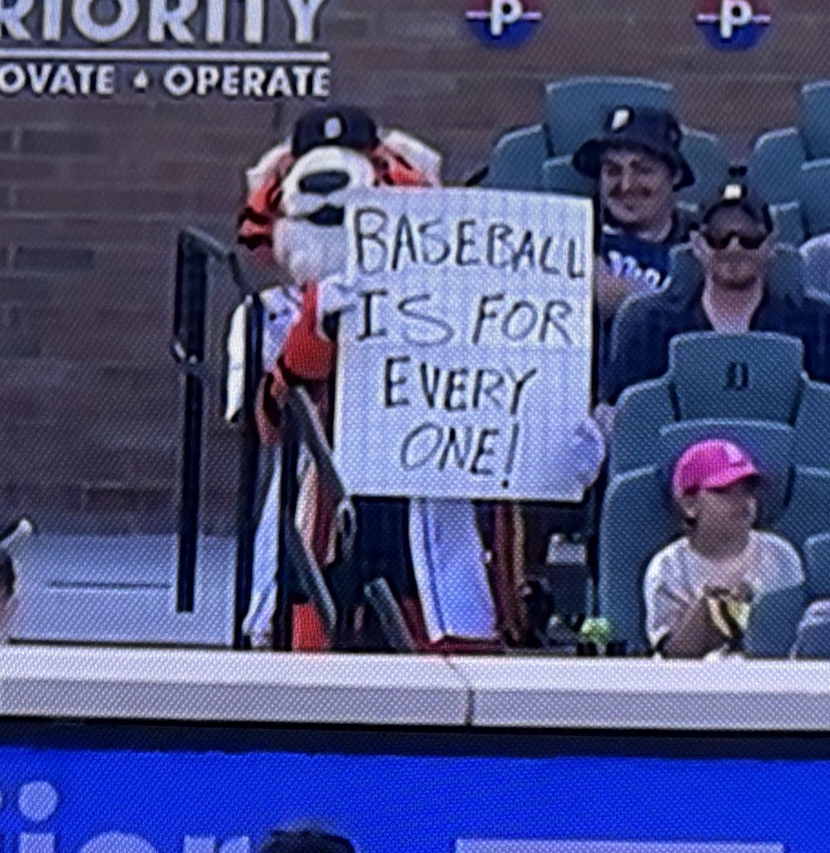 DlNGLER's tweet photo. baseball IS for everyone <3 @PAWSDetroit https://t.co/6Wz1wjS25T