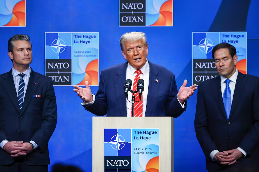HumbertoTumini's tweet photo. Trump, el patrón de Milei, amenazando como capanga imperial: "La economía de España podría ser completamente destruida. ¿Saben?. Les haremos pagar el doble”. 
Porque Sánchez, presidente de aquel país europeo, se negó a aumentar los gastos de defensa de la OTAN.
#FueraYanquis https://t.co/MJtcv8FgwO