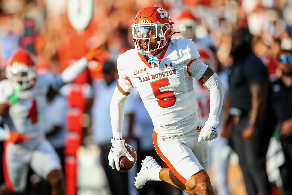 Davispenn5's tweet image. #AGTG After a great conversation with @A_B_Williams26 I am blessed to receive an offer from @SamHoustonState !
@CoachPhilLongo @coachrdodge @coachwetzel_ @SLC_Recruiting #EatEmUpKats