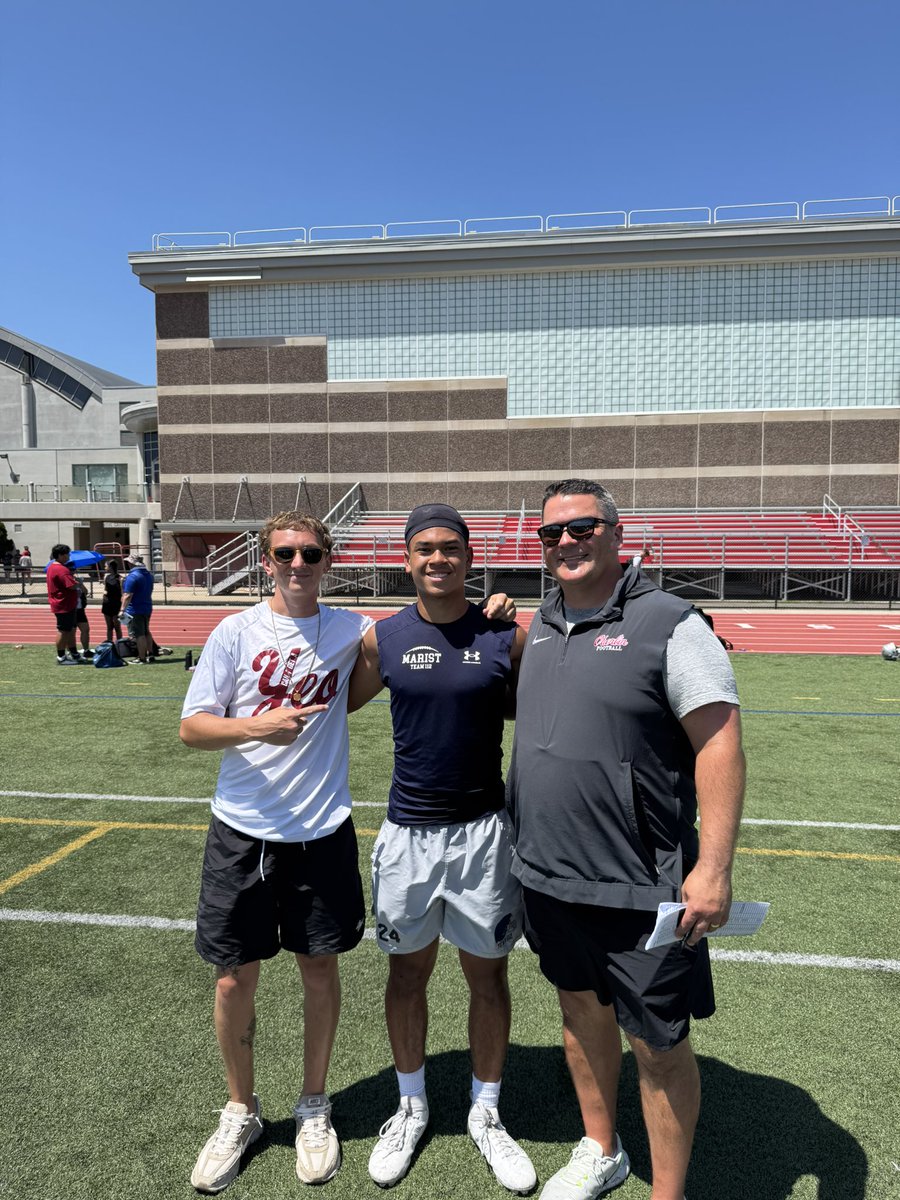 After an amazing camp and conversation with <a href="/CoachJPont/">John Pont</a> and <a href="/CoachSmith67/">Roseanna Smith</a>, I am extremely blessed to receive my first offer from <a href="/Yeo_Football/">Oberlin Football</a>! All Glory to God 🙏🏽!

<a href="/MaristRecruits/">Marist Football Recruits</a> <a href="/BigBoardSports/">The BigBoard</a> <a href="/bsa28_/">Beckwith Sports Academy</a> <a href="/dwaugh3/">Derek Waugh</a> <a href="/DeeJackboi/">DJax</a> <a href="/RecruitGeorgia/">Recruit Georgia</a> <a href="/BrandonHuffman/">Brandon Huffman</a> <a href="/ChadSimmons_/">ChadSimmons</a>
