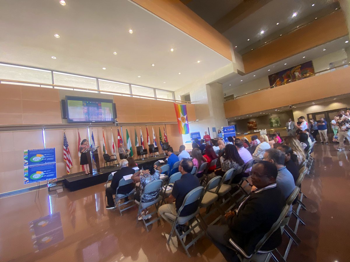 Hoy tuve el honor y privilegio de ser reconocido <a href="/CityOfDallas/">City of Dallas</a> por trabajo en favor de la comunidad migrante, este reconocimiento lo recibo a nombre del extraordinario equipo <a href="/ConsulMexDal/">ConsulMexDal</a> que todos los días atiende con calidad, calidez y cercanía a las/los mexicanos en Dallas!