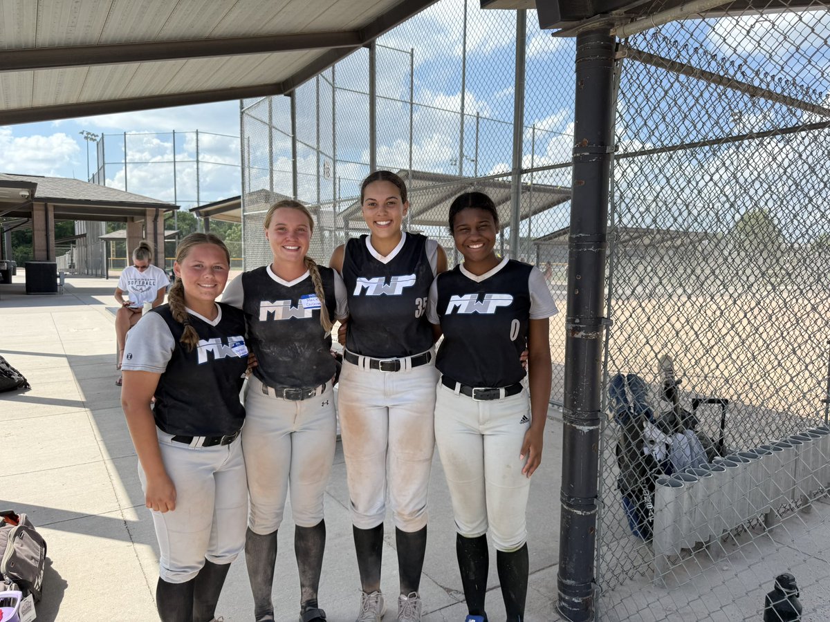 RaiRaiP25's tweet image. HAD SO MUCH FUN AT THE HARDIN FASTPITCH CAMP TODAY!! Met so many amazing coaches and learned so much!!