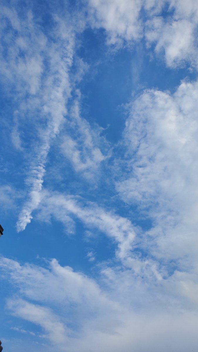 The making of the clouds. Wonder if the plane crashed since its engine apparently stopped working. Or did it?