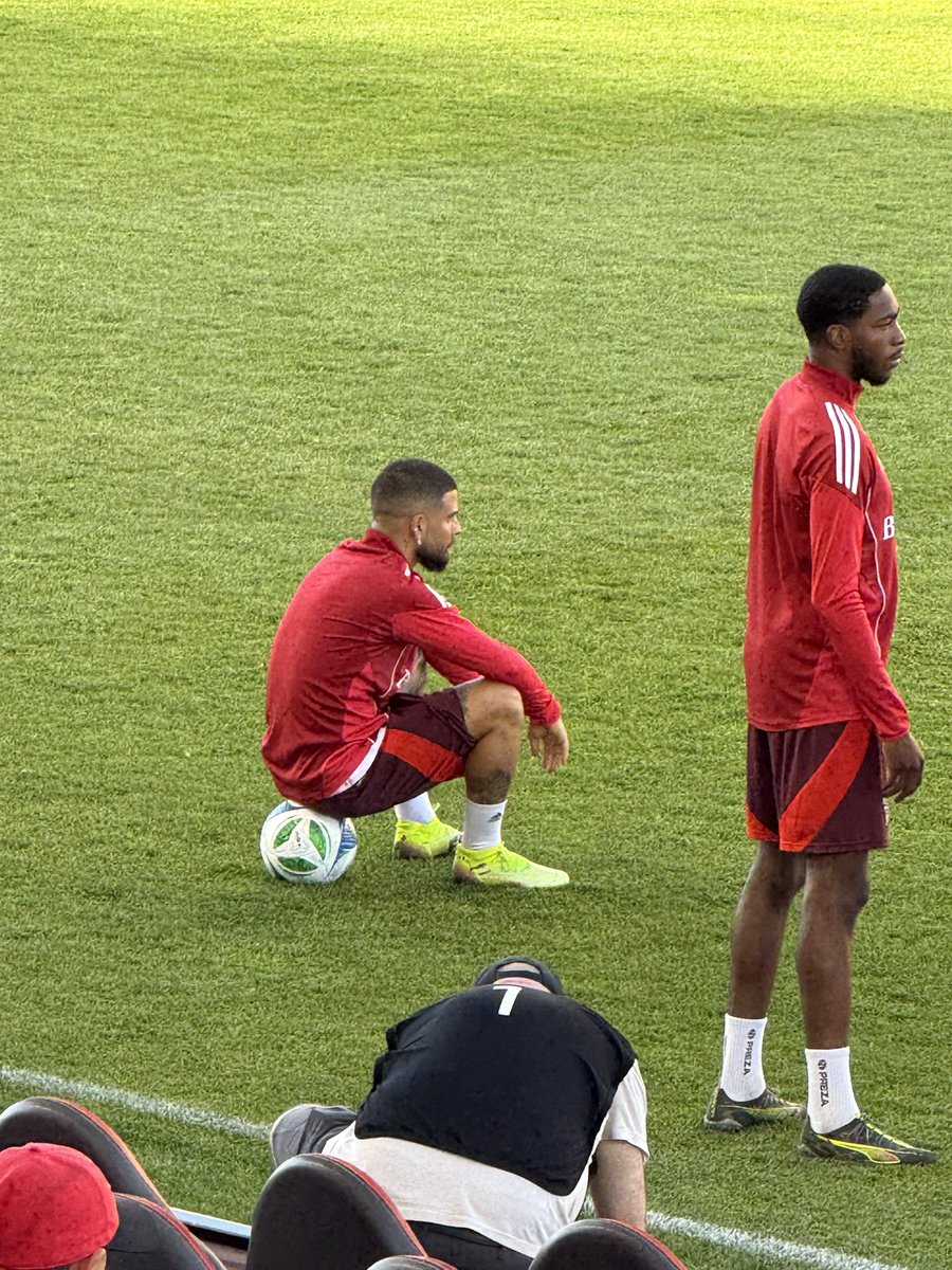 Shocking to see our "star" player taking the piss in warm-ups #TFCLive