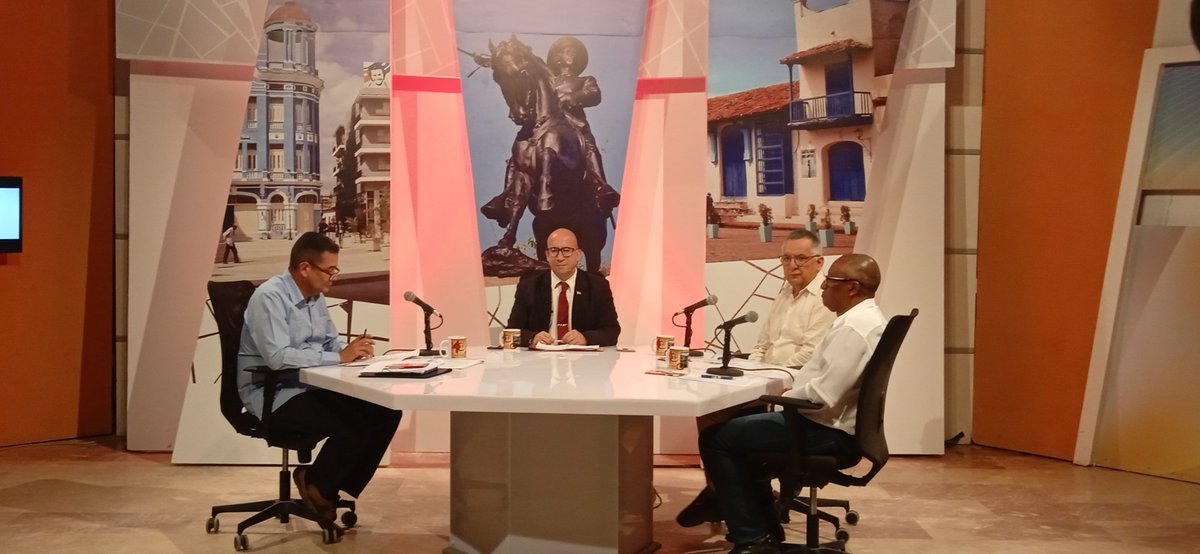 De #UltimoMinuto #ENVivo Desde los estudios centrales de #televisioncamaguey Mesa Redonda Informativa desde la provincia de Camagüey.