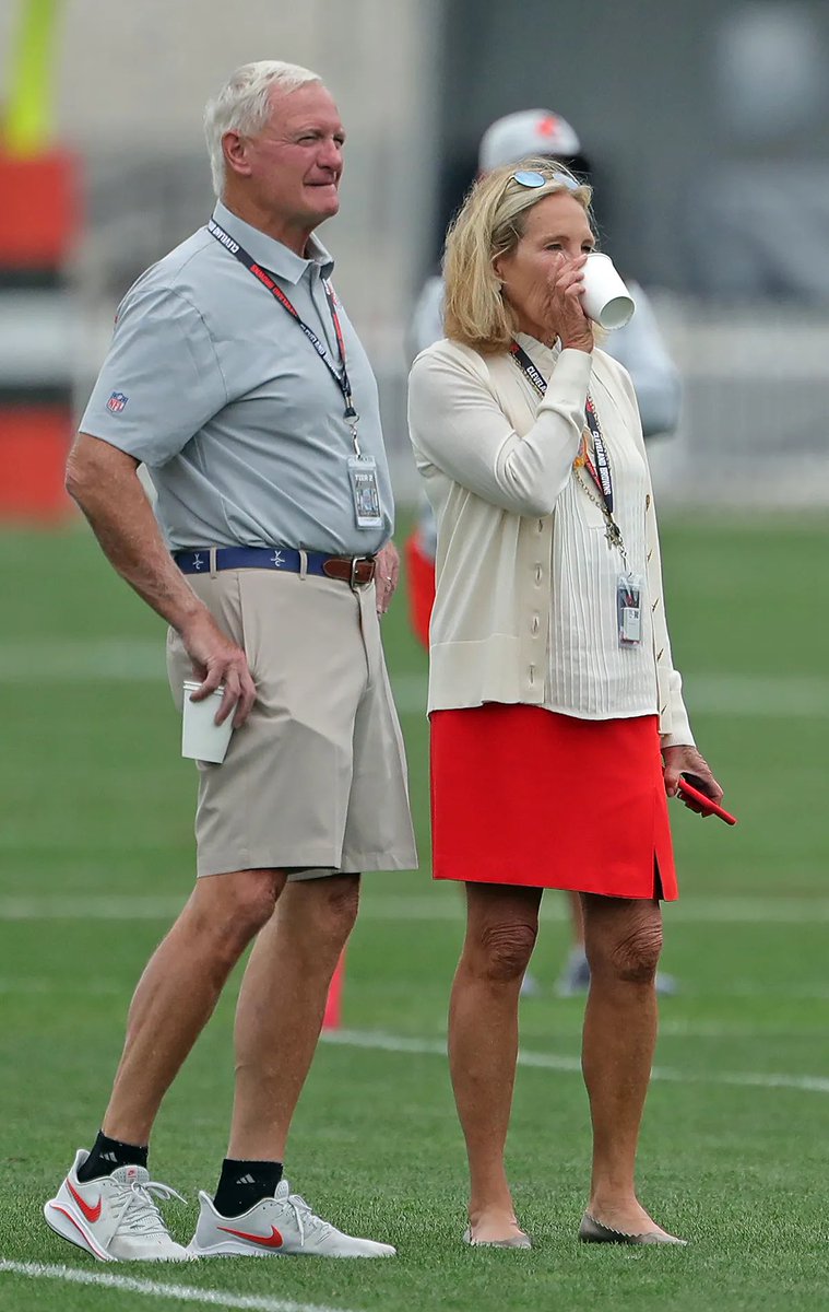 tha_buffalo's tweet photo. Since the Haslams have bought the #Browns on October 25, 2012 

-72-132 W/L record
-4th place AFCN finishes 7 times
-0 AFCN titles (placed 2nd once)
-1 playoff win

Why were they given 600M of goverment money just to further line their own pockets? #DawgPound https://t.co/3id4NHv6ia
