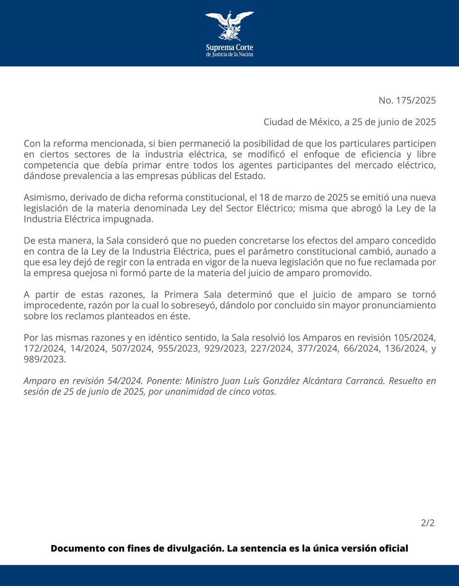 SCJN's tweet photo. La #PrimeraSalaSCJN resolvió que el juicio de amparo en contra de las reformas de 2021 a la Ley de la Industria Eléctrica, es improcedente, debido al decreto constitucional de 2024 que modificó el modelo de política energética nacional.
https://t.co/B7DXr05Evr https://t.co/QS0QJ9A5Rm