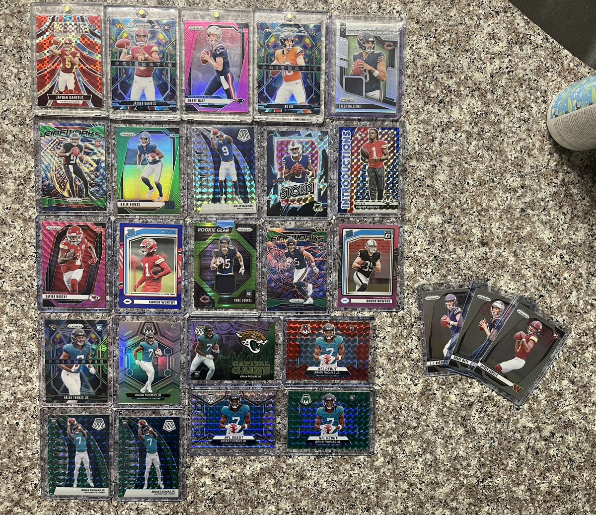 AverageSavageMB's tweet image. Any retweets or tags would be appreciated.

Moving this rookie lot for $75 shipped. Comped around $125

Worthy is # to 99

The Drake Maye is not gemming. Will not break up.. firm on asking price.

Thanks, MB. 

#prizm #rookie #JaydenDaniels #hobby