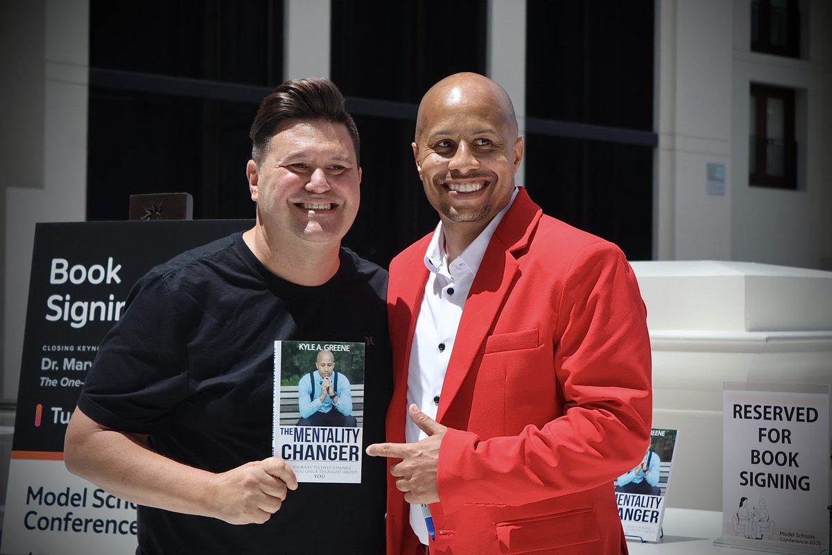 KyleSpeaks_'s tweet photo. The #KyleSpeaks x @ModelSchoolsHMH Book Signing was EPIC‼️
2nd year in a row…ALL books sold out.
Even my MSC assistant left because we both thought it was a wrap. Then more people showed up… & I was there another hour 🤯
But maybe that’s on me. I write a personal msg #MSC25 https://t.co/IwpgqZjqVM