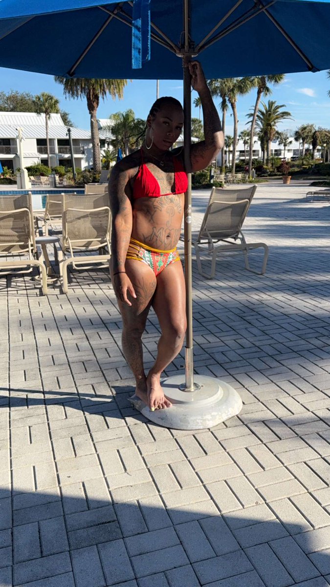 GiantessMocha's tweet photo. You worshipping yet https://t.co/8MfZuxbnmb