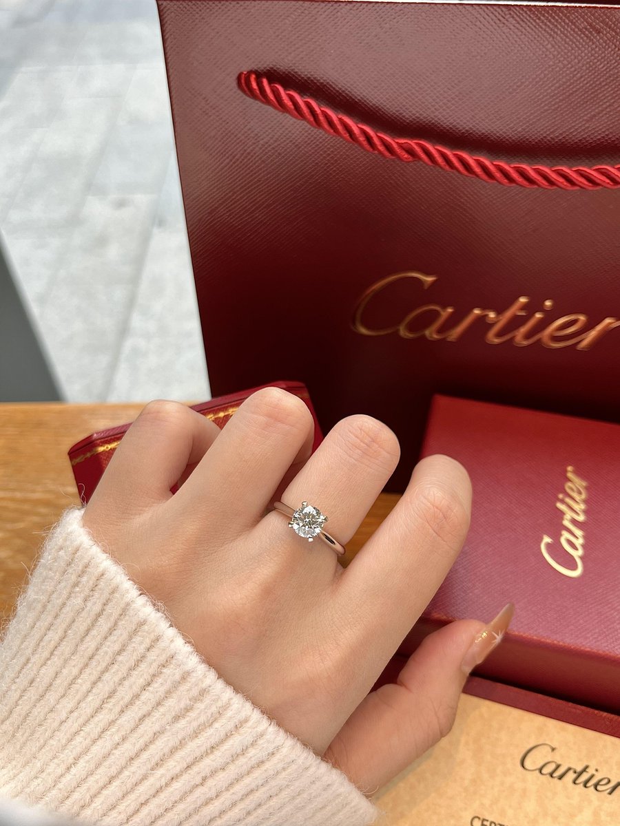 A sparkling diamond ring 💍