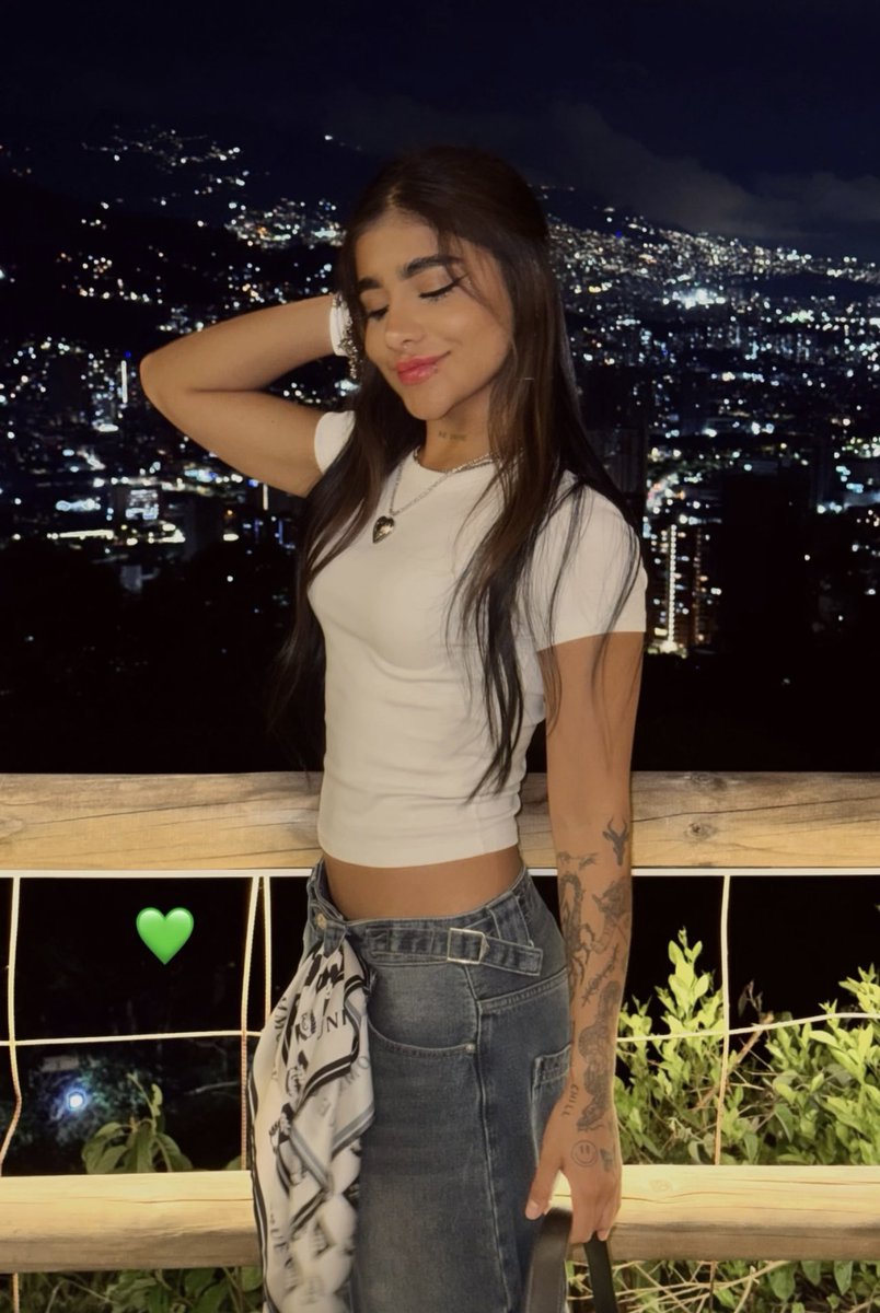 areweabout's tweet photo. Siempre pa lante @yurielkys_ tienes mucho pa dar a este mundo. Tu creatividad y tu talento son únicos nunca lo olvides. También tu corazón tan lindo para querer ayudar a los demás ❤️🩹 nunca olvides que eres increíble
#YURITEAMAMOS https://t.co/5DiC1dYPy2