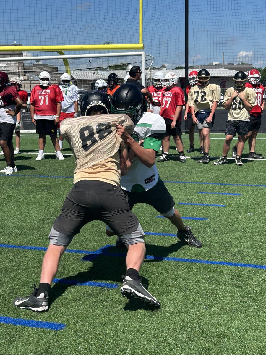 Henryetta Knights Football (@henryettafb) on Twitter photo Thank you to <a href="/BixbySpartanFB/">BixbySpartanFootball</a> and <a href="/EOKOLDLCAMP/">E. OK OL/DL Camp</a> for a great two days! The knights got better this week!
Also congrats to <a href="/damon_a22/">Damon Arthur</a> for winning the dirtbag award at camp! #RIDE Thank you to <a href="/BixbySpartanFB/">BixbySpartanFootball</a> and <a href="/EOKOLDLCAMP/">E. OK OL/DL Camp</a> for a great two days! The knights got better this week!
Also congrats to <a href="/damon_a22/">Damon Arthur</a> for winning the dirtbag award at camp! #RIDE