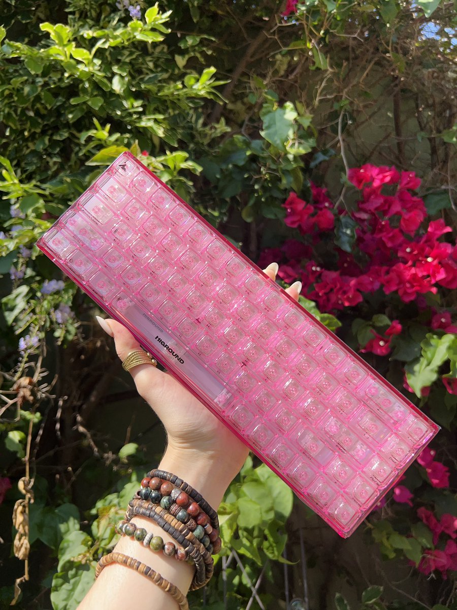 RawrReeXD's tweet photo. ‼️MASSIVE GIVEAWAY PART 3/6‼️

Giving away one of each of the colors from the @higround Crystal Collection! This week's keyboard will be in Rose Quartz 🎀🌸💕

To enter:
🎀 Follow @higround and @RawrReeXD 
🎀 Like &amp; Repost
🎀 Tag a friend

Winner will be announced 7/2 https://t.co/rCZDCuVkKl