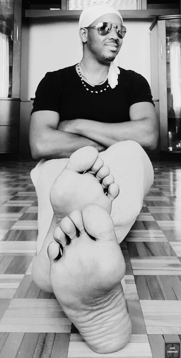 softsoleman's tweet photo. #softsoleman #malefeet #malefeetcommunity #malefeetworld #malesoles #widesoles #bigsoles #meatysoles #manlysoles #dudesoles #maletoes #plumptoes #piedsmasculins #pieds #softsoles #smoothsoles #prettysoles #blackandwhitephotography #noiretblanc #blackandwhite https://t.co/f9e5PjFVol