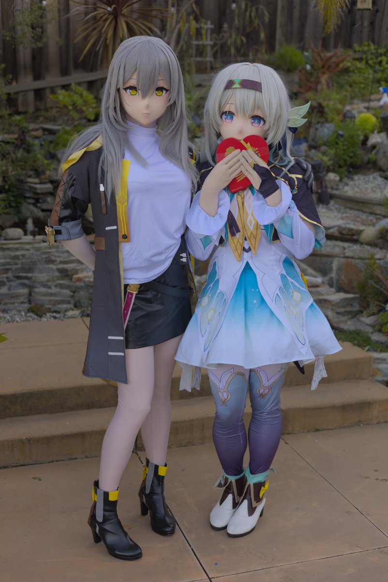 #百合の日 
🔥: <a href="/lest630/">Lest</a> 
📸⬅️:<a href="/Star_Kigu/">Star 🇻🇳</a> 
📸➡️:<a href="/kanata_zeta/">彼方</a>