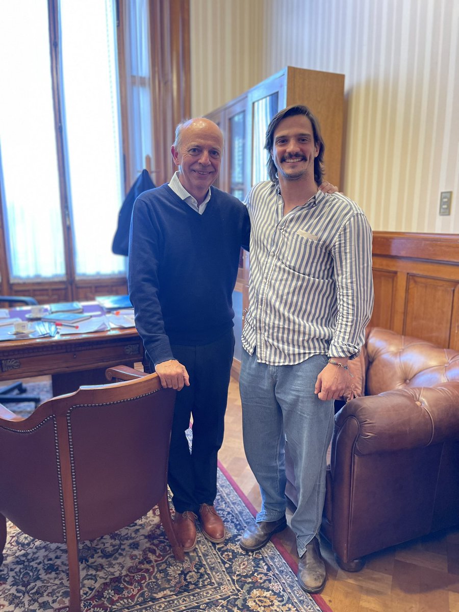 El sábado con <a href="/JavierGarcia_Uy/">Javier García</a> 

Javier es la mejor opción para conducir nuestro Partido los próximos años, y con este acuerdo todos estaremos representados en el Directorio para ayudar a crecer y renovar al Partido.

<a href="/vientosnuevosuy/">Vientos Nuevos</a>