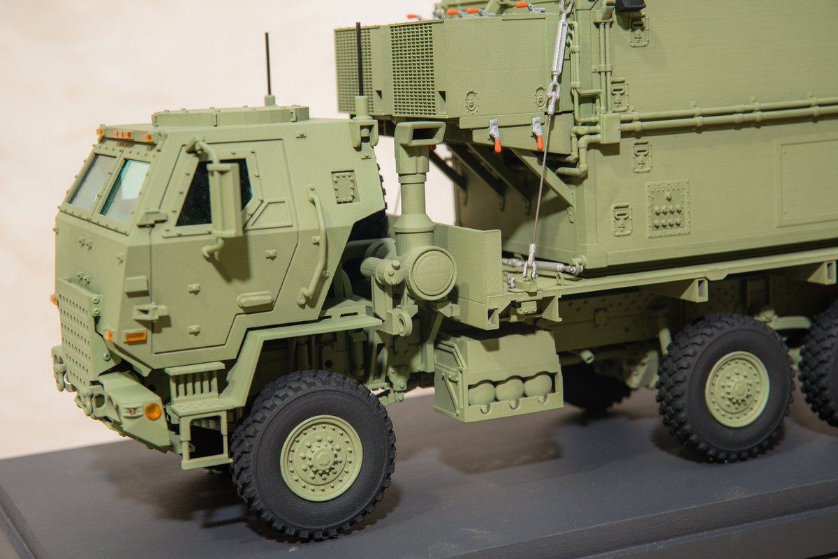 gamlamodelmaker's tweet photo. 1:16 scale model of the Mobile Information Center. Model features a shelter mounted on up-armored FMTV truck with removable roof and a detailed interior - electronic equipment. This model is for trade shows and presentations. #scalemodel #fmtv #truck #shelter  #tradeshow https://t.co/jSvSLBSQYJ