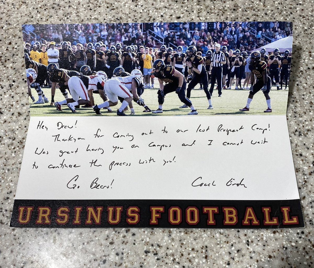 drewsutton43's tweet image. Thank you @Coach_Endy for a hand written note. Can’t wait to get back on campus! @CoachPGallagher @CoachQuigsUC @CoachDev12 @CoachLampUC
@QACHS_Football @Coach__Mooney @AikinBrian @jbmandes