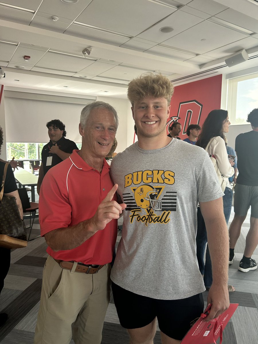 matthew_berman's tweet image. Thank you @coach_knapp and @CoachFordyce_DC so much for the opportunity to see what Dickinson has to offer! It was great to see the campus and the facilities! @westcbfootball @PrepRedzonePA
