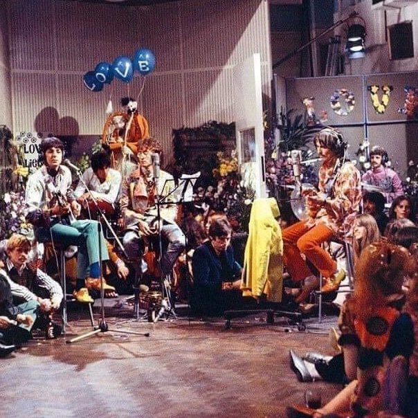 BeatlesPraise's tweet image. On This Day, June 25, 1967: 'Our World,' the first-ever worldwide satellite television link-up, is beamed live to a global audience of half a billion people. In a complex geographical coordination of simultaneous broadcasts, 14 nations contribute live segments representing…