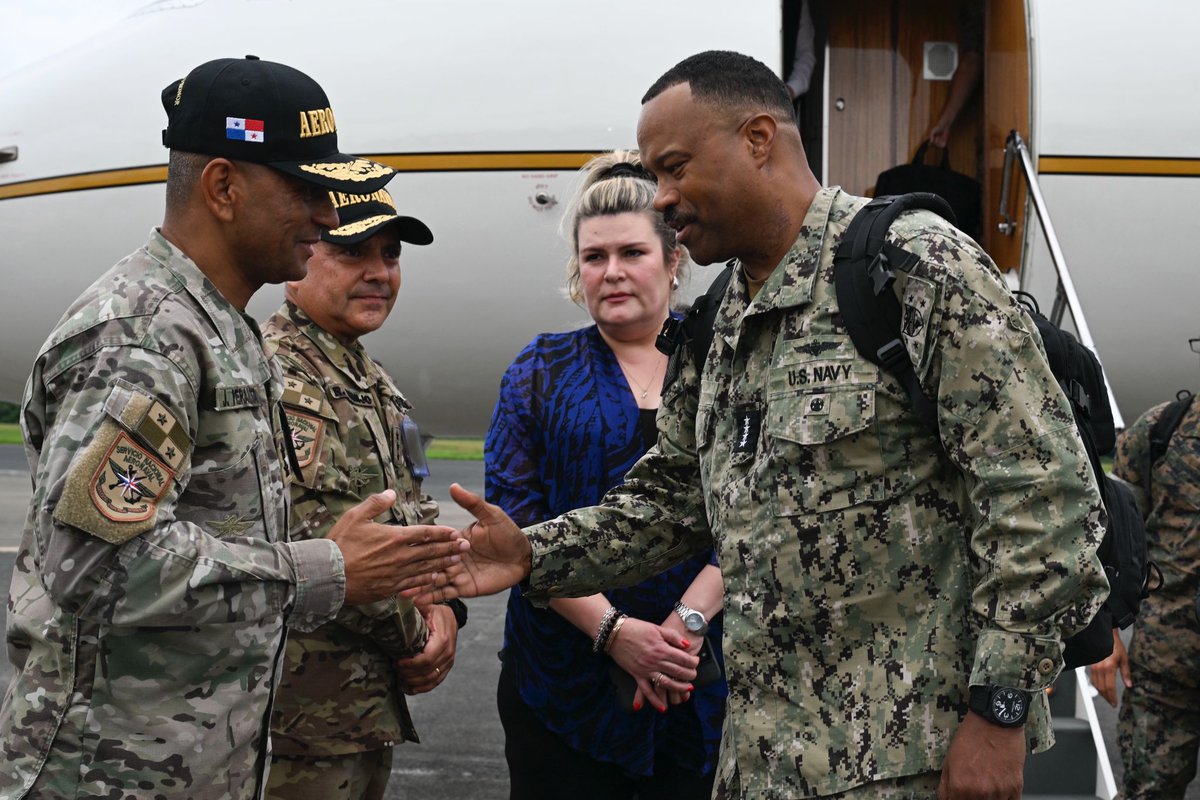El buque hospital de los Estados Unidos USNS Comfort llegó este miércoles a la provincia de Colón y estarán brindando atención médica y otros servicios hasta el próximo 1 de julio.

Los servicios médicos incluyen cirugía general, cirugía pediátrica, oftalmología, cirugía