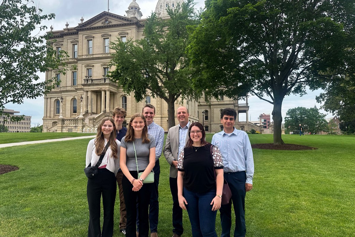 Today we welcomed some of our summer district interns to the Michigan Capitol. This great group of students is doing critical work, helping up make connections with folks throughout our lakeshore community. It was great getting to give them some insight into the legislative side.