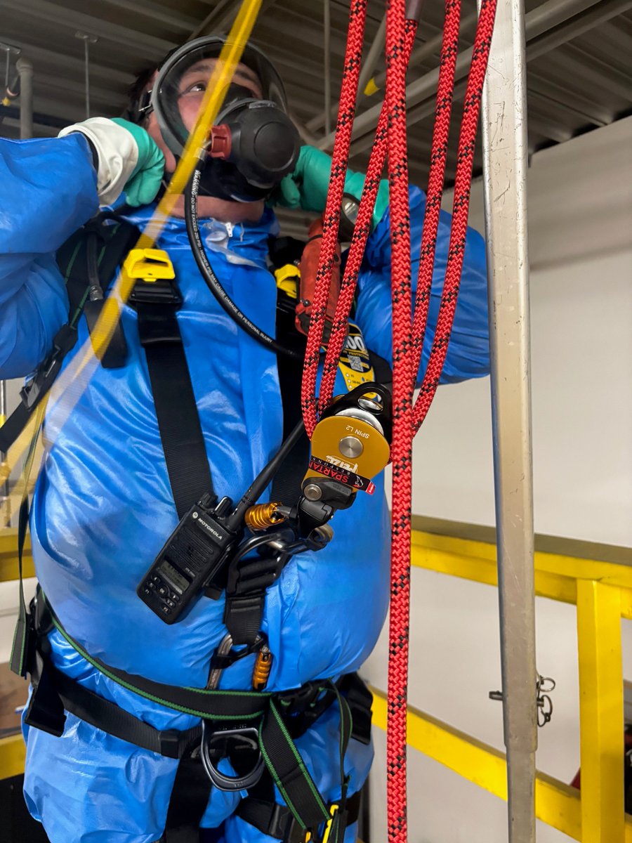 SpartanResponse's tweet photo. Spartan Response was pleased to host Republic Services for our 40Hr Hazardous Materials  Operations &amp; Technician Level Training. Lead Instructors Andrew Barry &amp; Joel Chatterton covered extensive in-class &amp; practical assessments designed for First Responders! https://t.co/c2bcI5MnNc