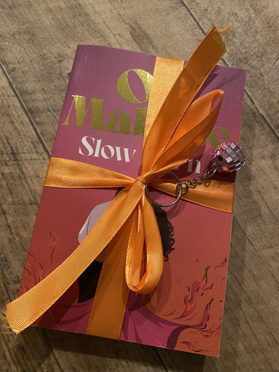 Can’t beat book post from <a href="/BookMinxSJV/">Sara-Jade Virtue</a> and <a href="/TeamBATC/">BooksAndTheCity</a>  especially when it includes books by <a href="/laurenbravo/">Lauren Bravo 🚨 PROBABLY NOTHING IS OUT NOW 🚨</a>, #SophieLoxton and <a href="/OtiMabuse/">Oti Mabuse</a>, looks like the perfect summer reading!