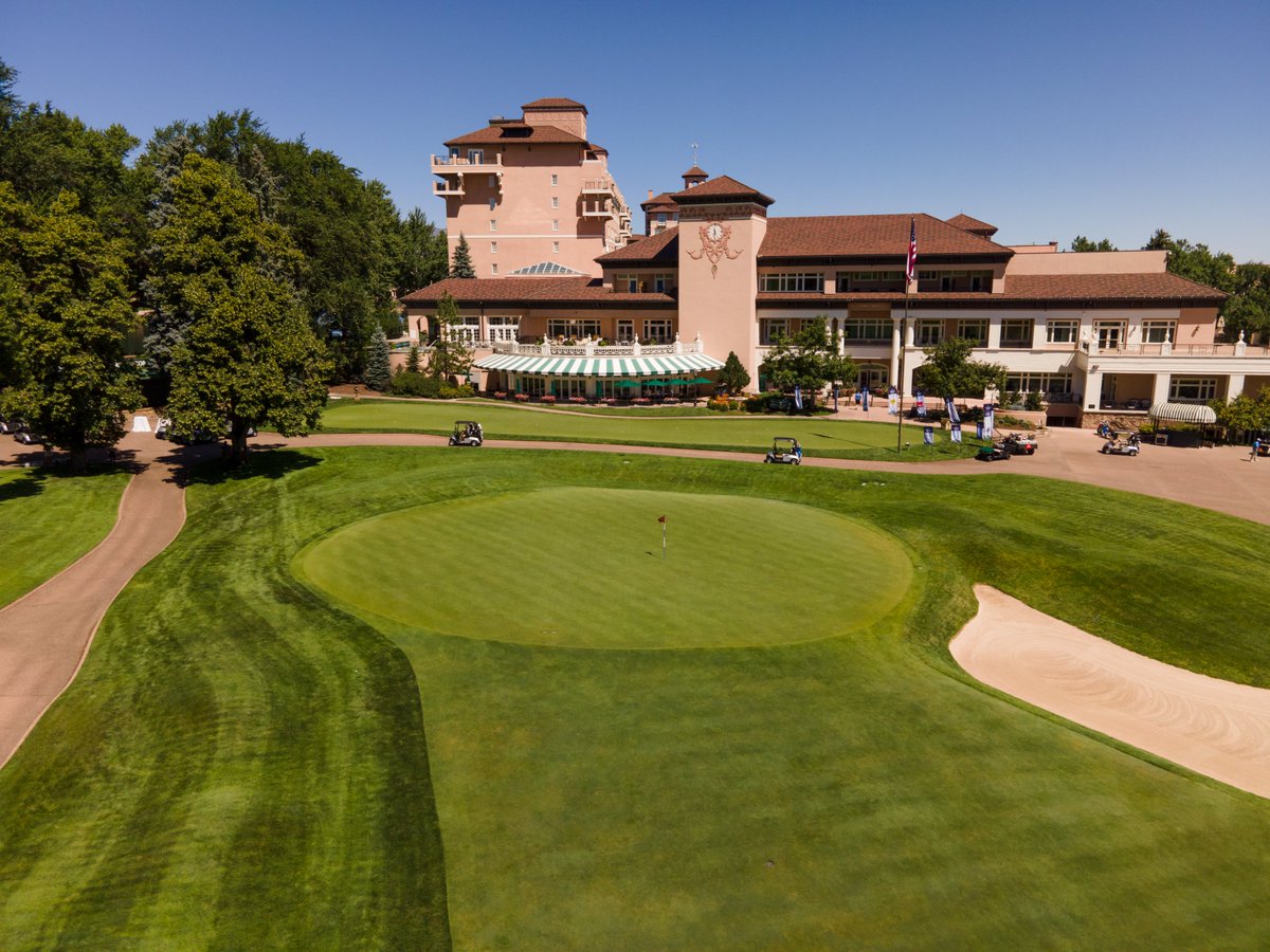 T2GBentgrass's tweet photo. @TheBroadmoor Tee-2-Green’s Pure Select® is front and center at The Broadmoor for this week's U.S. Senior Open! Proud to see our bentgrass trusted for championship play. ⛳️
#PureSelect #USSeniorOpen #Tee2Green #BroadmoorGolf #Bentgrass https://t.co/A3cXDyzcyV