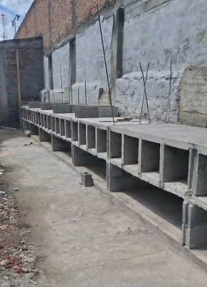 FundacionComRec's tweet photo. Comparecientes @COL_EJERCITO @JEP_Colombia  @ReencuentrosCH #VictimasPalmira construyen Repositorios Memoria (osarios) Cementerio Palmira. Trabajos lo vandalizan delincuentes en noches. Requierese acción sería @DevalPolicia @AlcaldiaPalmira @PnudColombia @MisionONUCol  ¡EL COLMO! https://t.co/HKFTeEDYgI