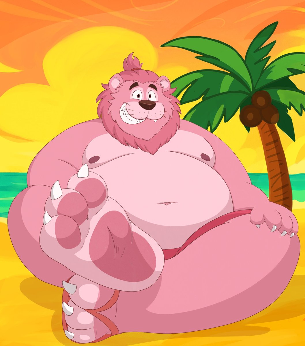 Just a big chonky lion and his belly and paws for this summer 😽