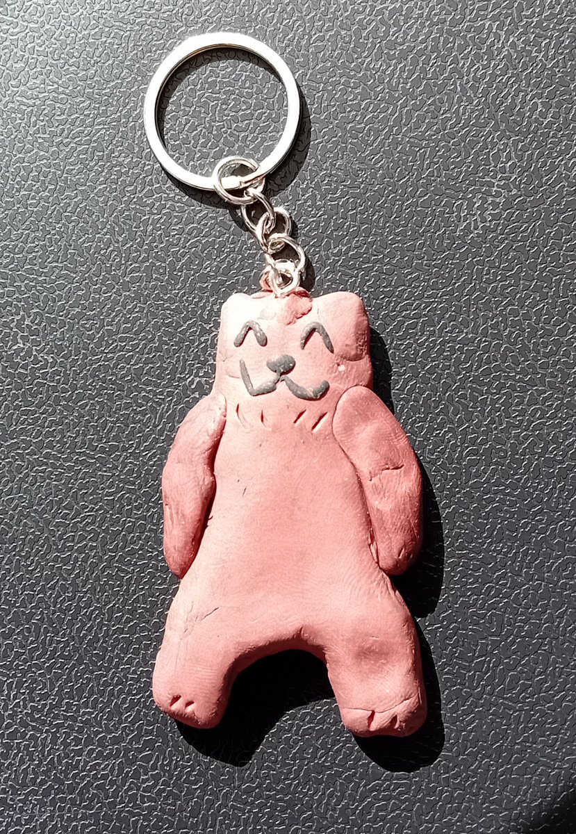 AxelinaPro's tweet photo. Aww, isn't he cute? This adorable handmade bear is actually a keyring! Would make a cute gift too! From: https://t.co/kCpDi20bwb #bear #handmade #handmadekeyring #bearkeychain #bearkeyring #teddybear #brownbear #handmadeuk #smesupporthour #makershour #wearethecavalry #htlmphour https://t.co/ElS8TW6p2M