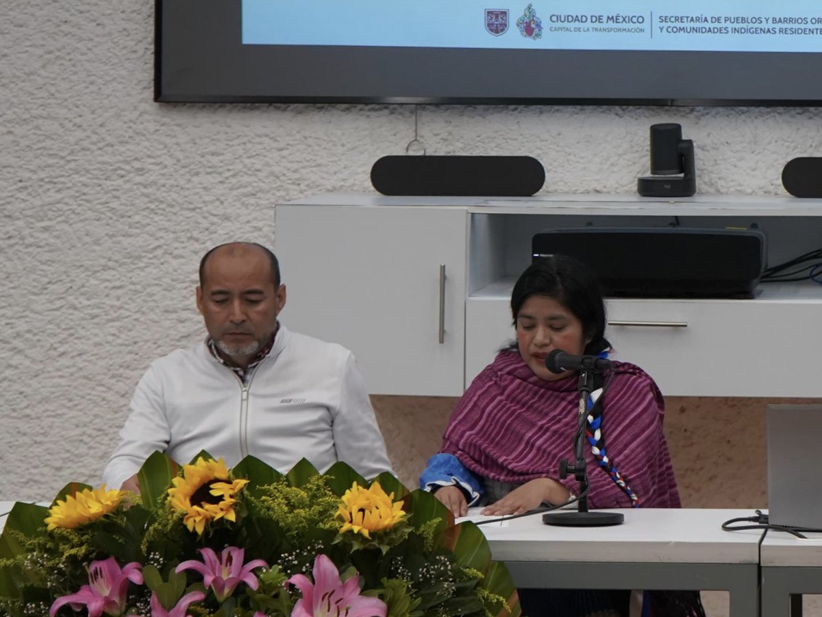 SEPICDMX's tweet photo. Hoy reanudamos actividades con la ponencia "Una Comunidad Mazahua en la Ciudad de México". Marisol Reyes Gómez en el segundo día del evento "Ciudad de México, corazón de las lenguas indígenas - Entre montes, tecuanes y guardianes" desde la #QuintaColorada en el @ChapultepecCDMX. https://t.co/QfxcBxkuXp
